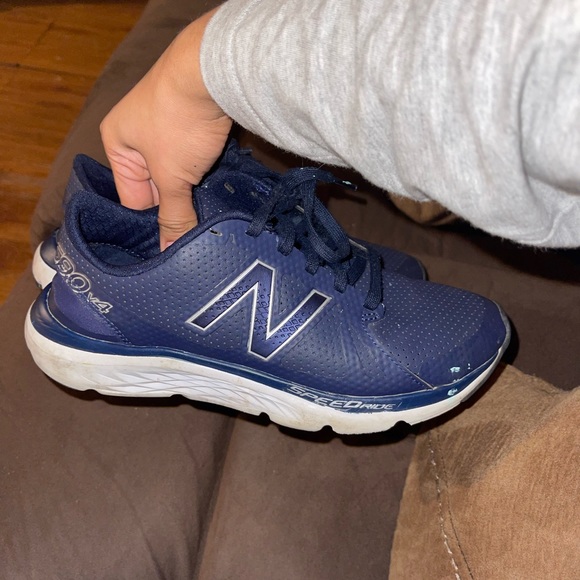 Navy Blue New Balance 7.5 - Picture 5 of 7